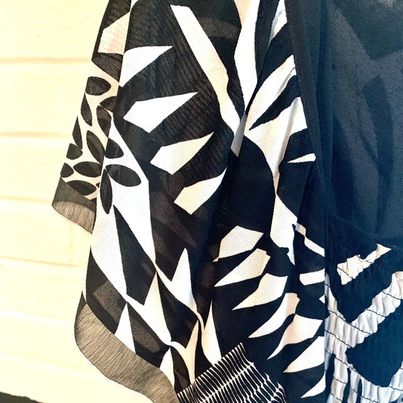 Soft and Flowing Style & co. Tunic Top - Picture 4 of 6